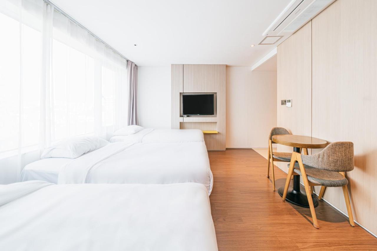 The First70 Hotel Seogwipo Exterior photo