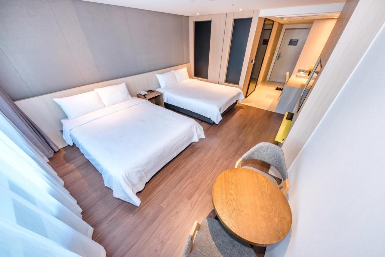The First70 Hotel Seogwipo Exterior photo
